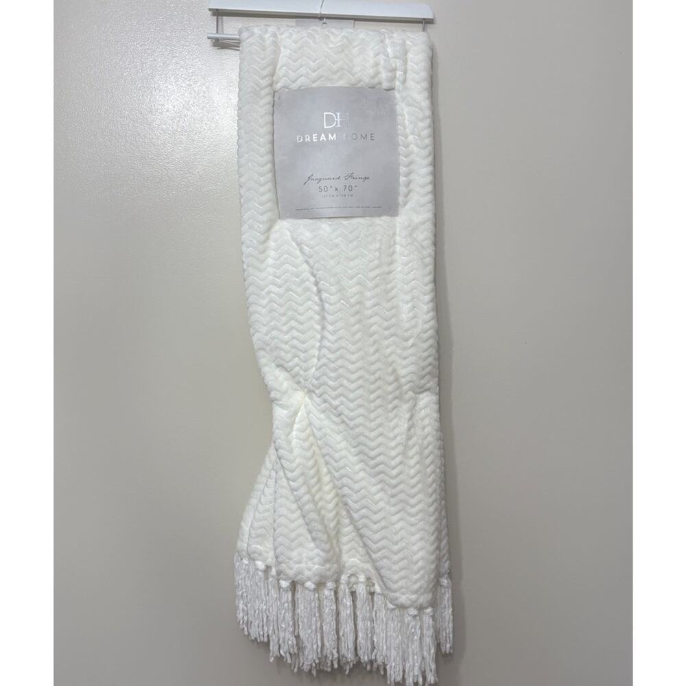 DH Dream Home Ivory Jacquard Fringe Throw 50 x 70